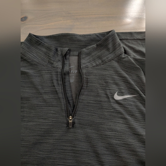 Men's Sweater - Picture 3 of 3